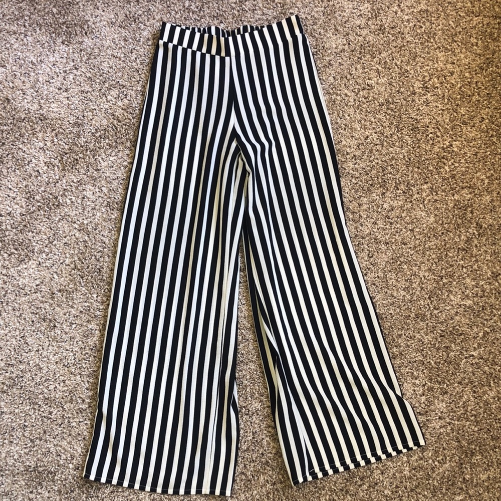 Black and white Rue 21 flare pants